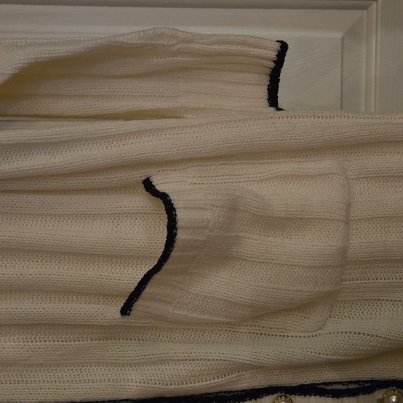 Elegant White Cardigan Sweater - Picture 3 of 5